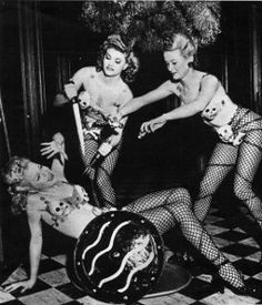 " HAPPY HOUR CON CORSO DI BURLESQUE" - Flapper Cabaret